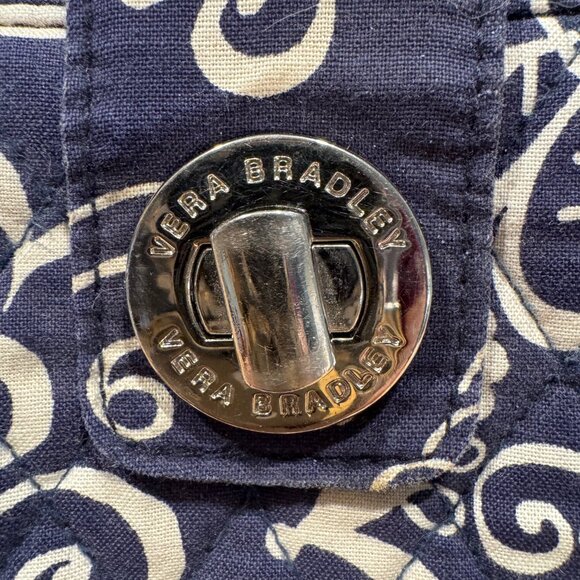 Vera Bradley Turn Lock / Zip Around Wallet Blue & Cream Floral Quilted 8" x 5" - Picture 2 of 6